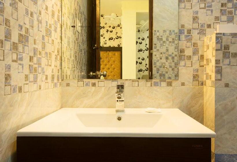 ホテル Vibhav Grand