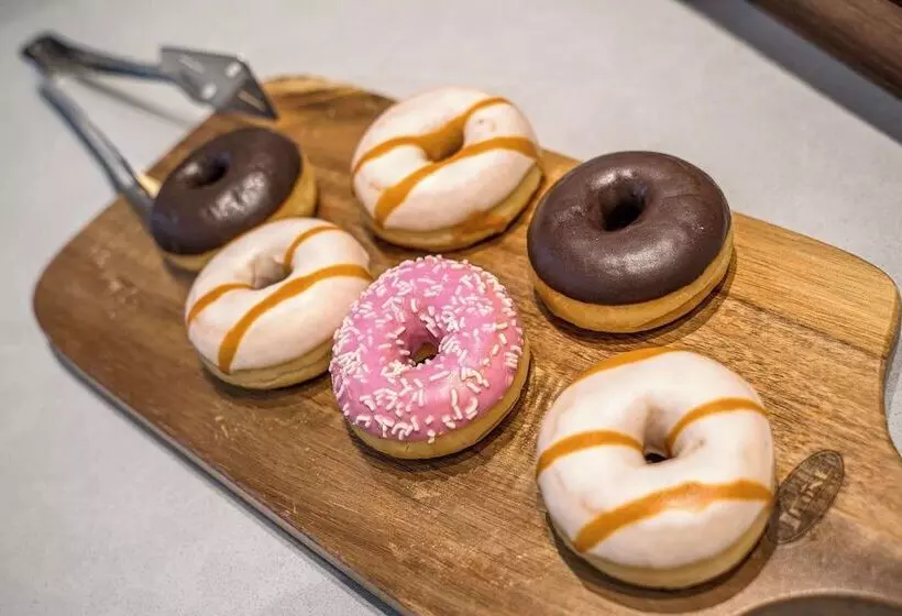 Hotelli Hampton By Hilton Locarno