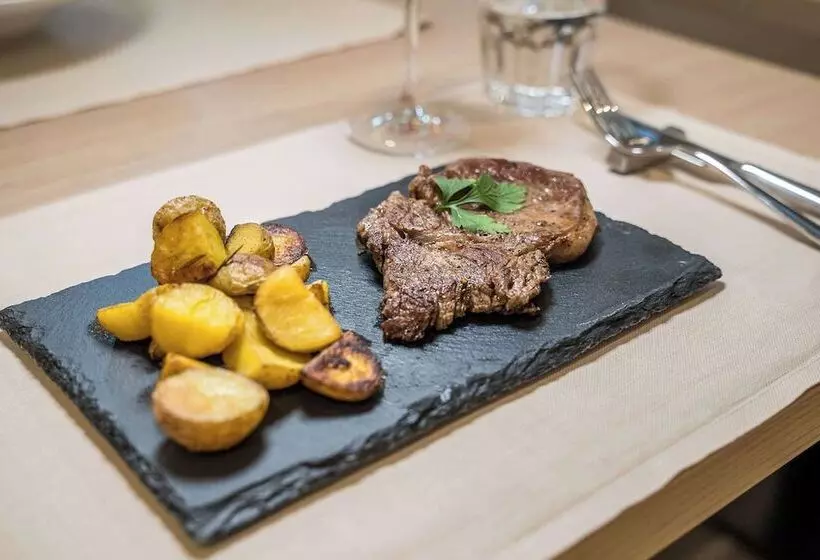 Hotelli Hampton By Hilton Locarno