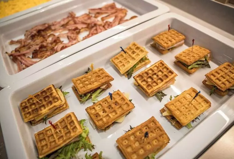 Hotelli Hampton By Hilton Locarno