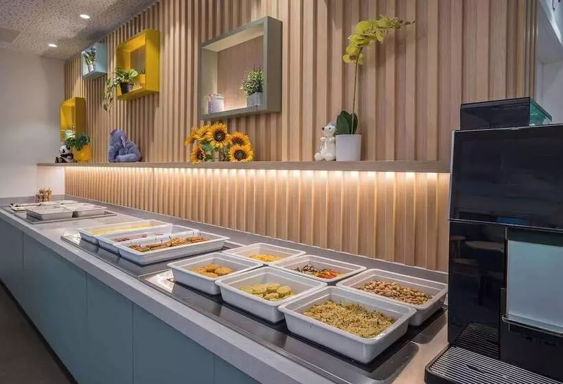 Hotelli Hampton By Hilton Locarno