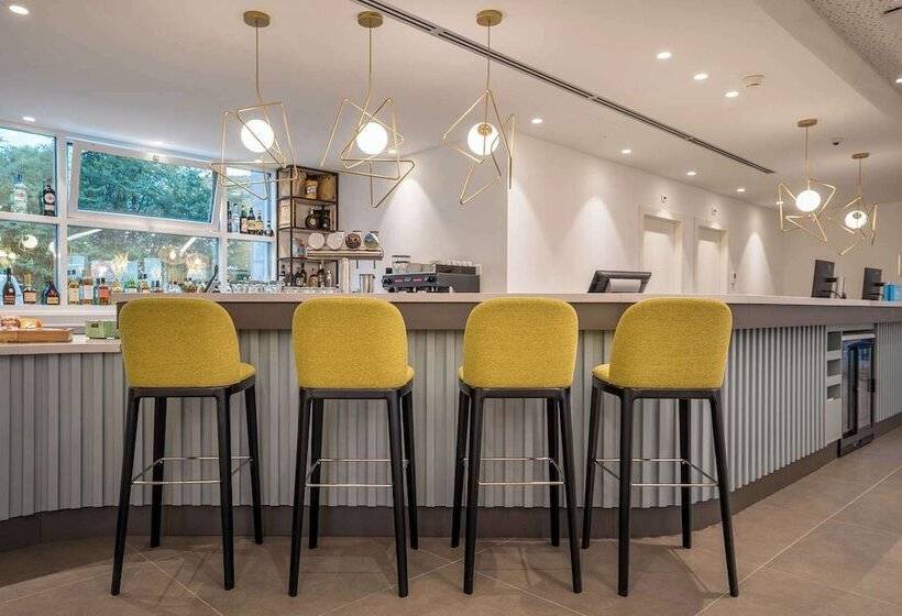 Hotell Hampton By Hilton Locarno