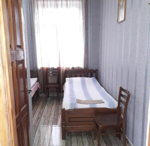 هاستل E U R O P E