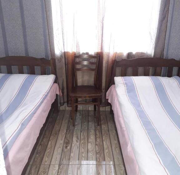 هاستل E U R O P E