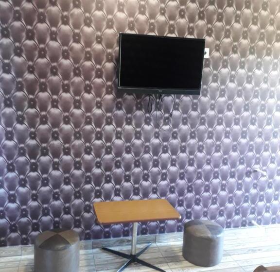 هاستل E U R O P E