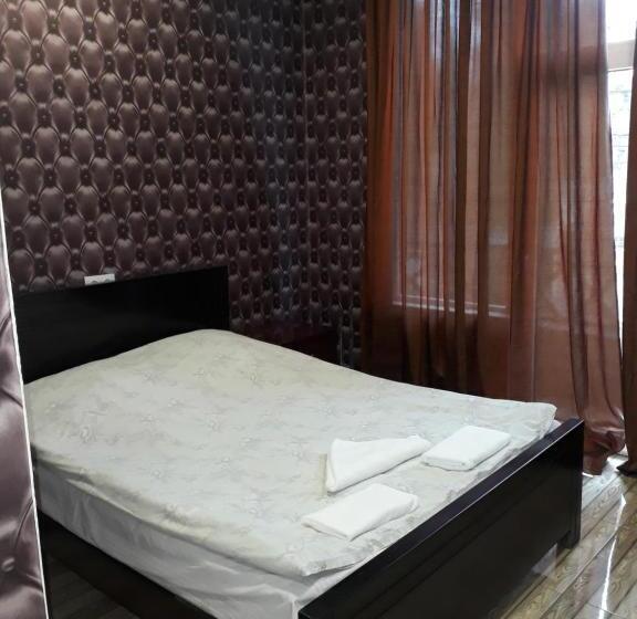 هاستل E U R O P E