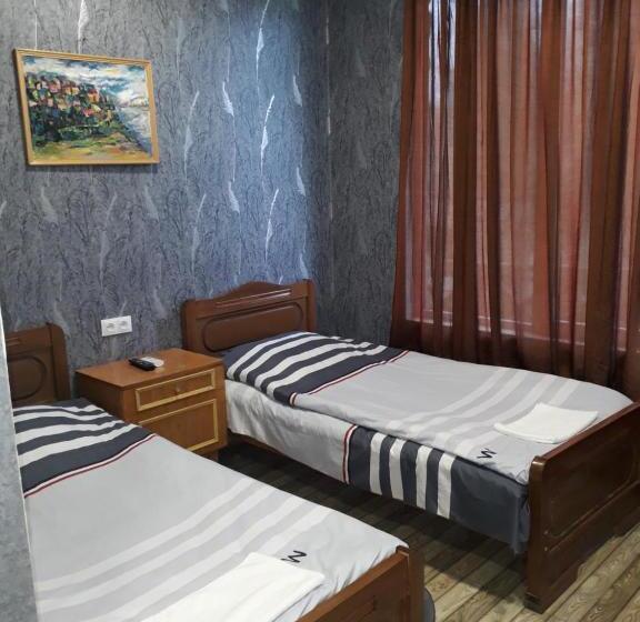 هاستل E U R O P E