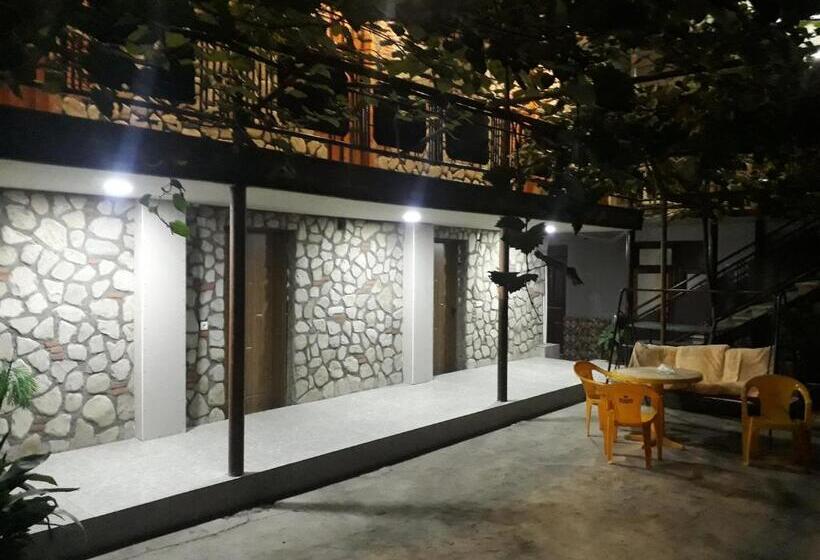 هاستل E U R O P E