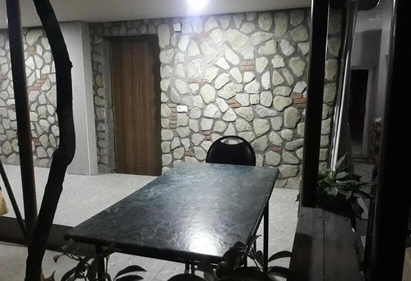 هاستل E U R O P E