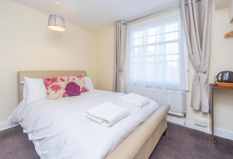 مبيت وإفطار Black Lion