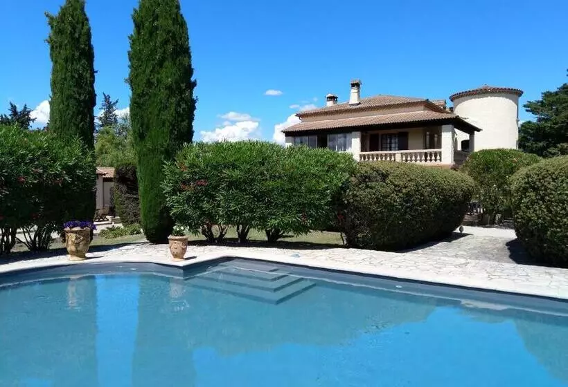 Aamiaismajoitus (B&B) Villa Liberty