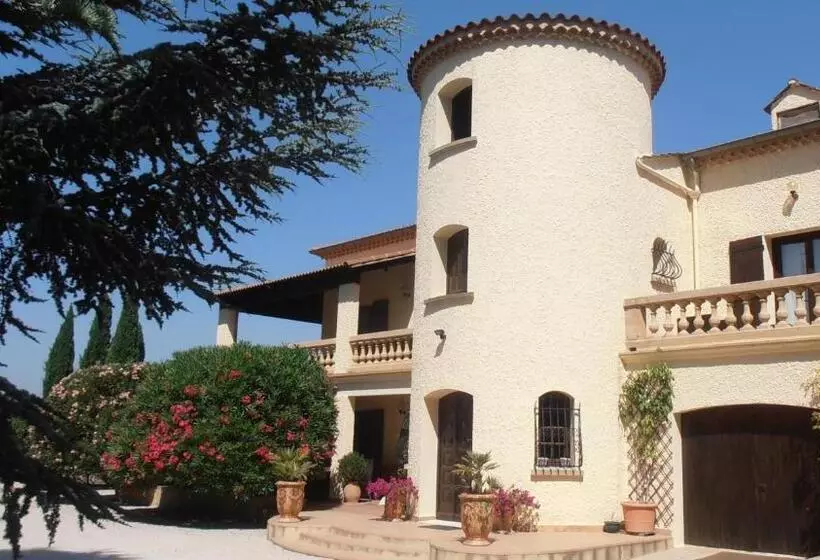Aamiaismajoitus (B&B) Villa Liberty