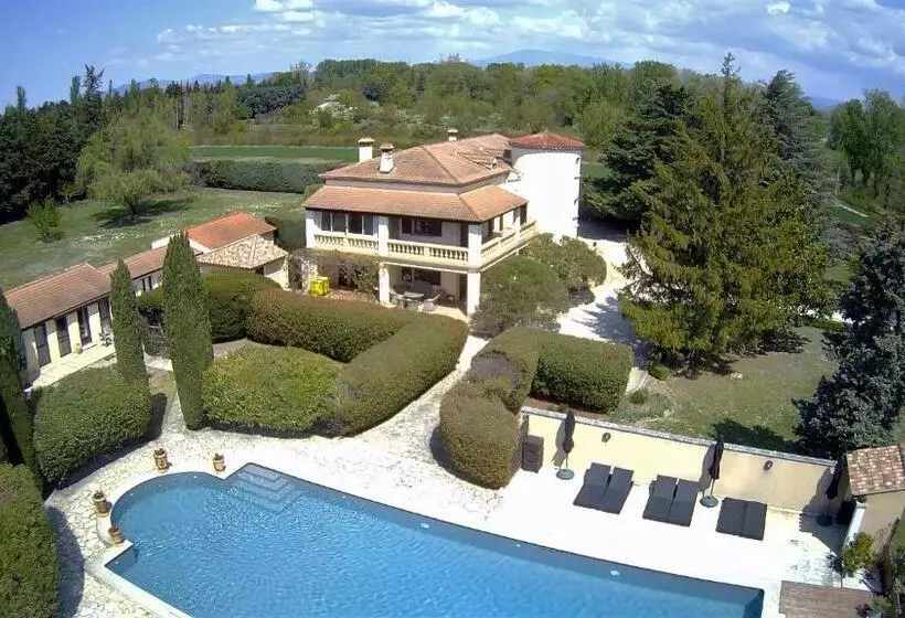 Aamiaismajoitus (B&B) Villa Liberty