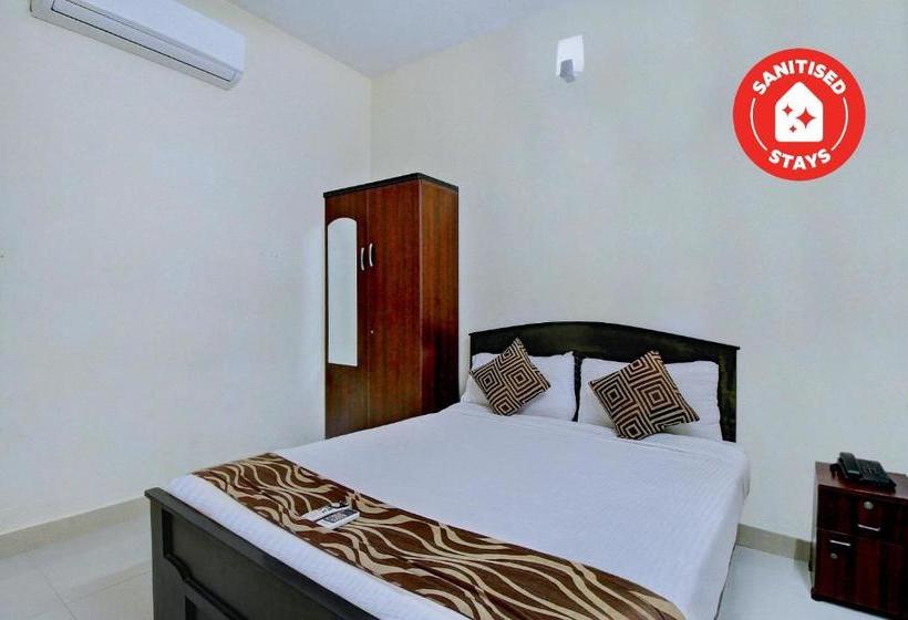 ホテル Oyo Rooms Ecr Road Opposite Spencers