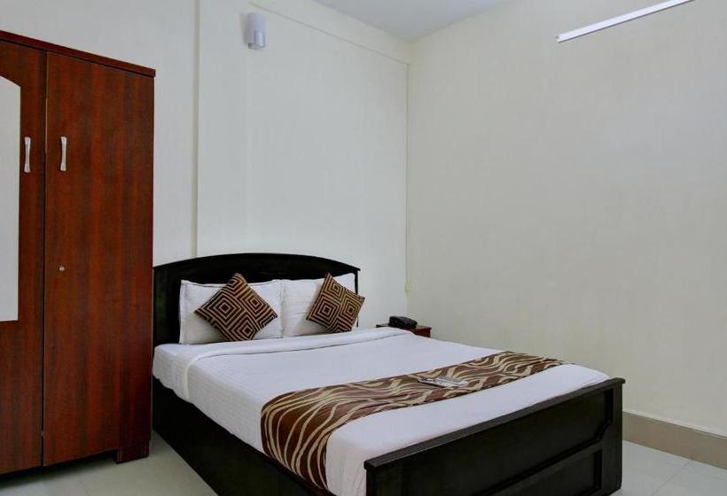 ホテル Oyo Rooms Ecr Road Opposite Spencers