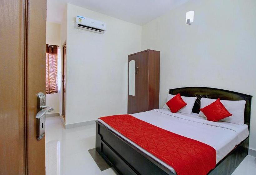 ホテル Oyo Rooms Ecr Road Opposite Spencers