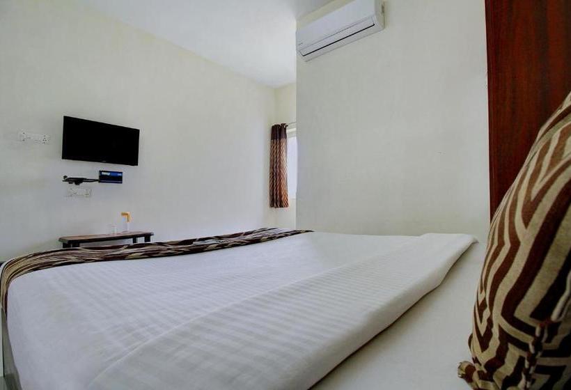 ホテル Oyo Rooms Ecr Road Opposite Spencers