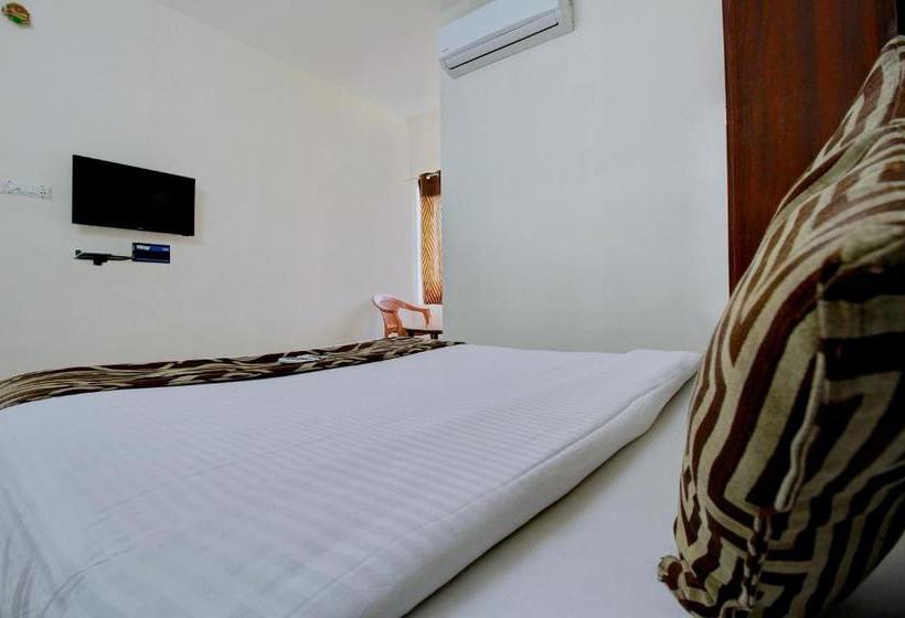 ホテル Oyo Rooms Ecr Road Opposite Spencers