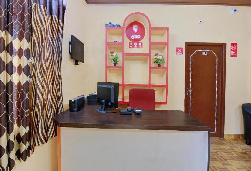 ホテル Oyo Rooms Ecr Road Opposite Spencers