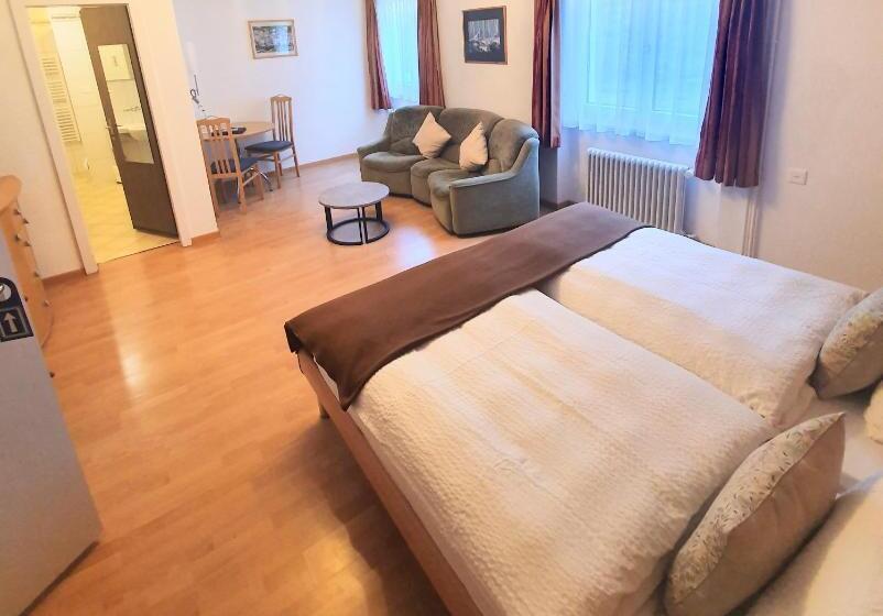 호텔 Restaurant Grina