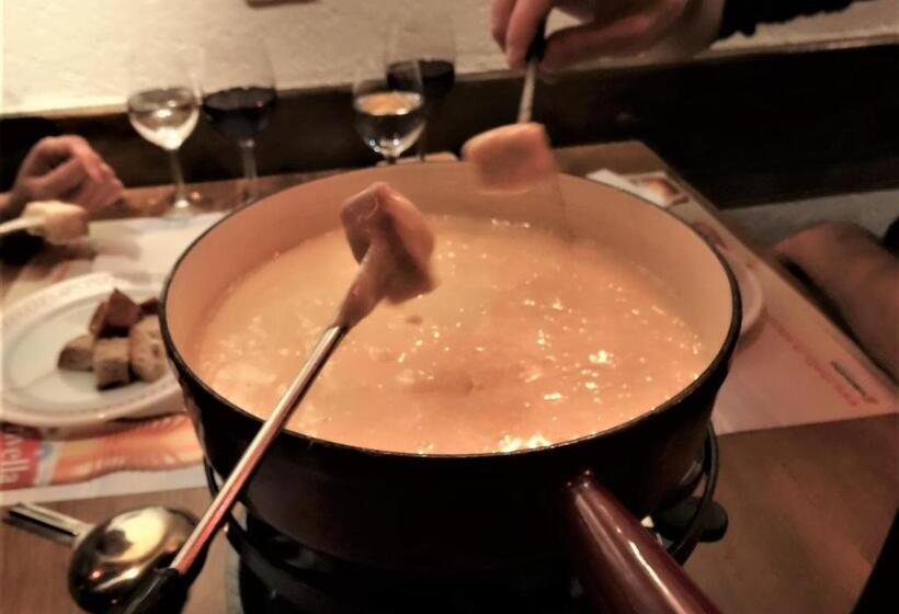 호텔 Restaurant Grina