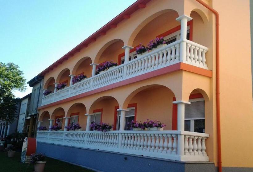 Bed and Breakfast Arkadenhaus Steiner