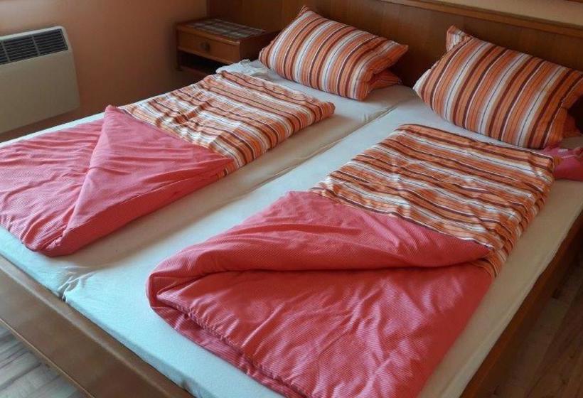 Bed and Breakfast Arkadenhaus Steiner