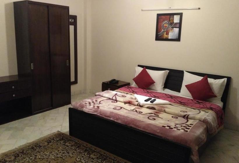 مبيت وإفطار Namaste Bnb & Service Apartments