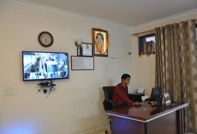 مبيت وإفطار Namaste Bnb & Service Apartments