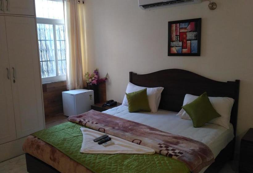 مبيت وإفطار Namaste Bnb & Service Apartments