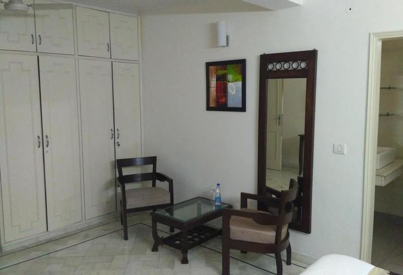 مبيت وإفطار Namaste Bnb & Service Apartments