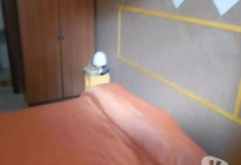تختخواب و صبحانه Room In Bb Bb Sciddicu Rooms, Lg