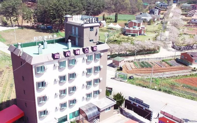 Hotelli Gunsan La Siesta