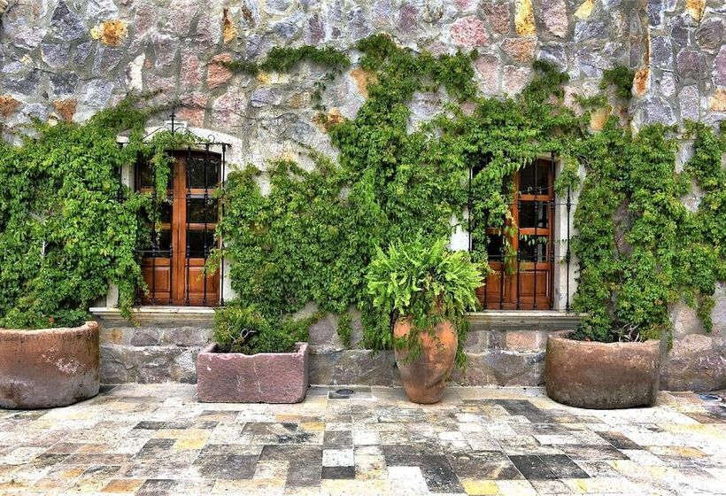 هتل Hacienda Santa Fe