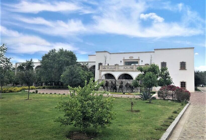 هتل Hacienda Santa Fe