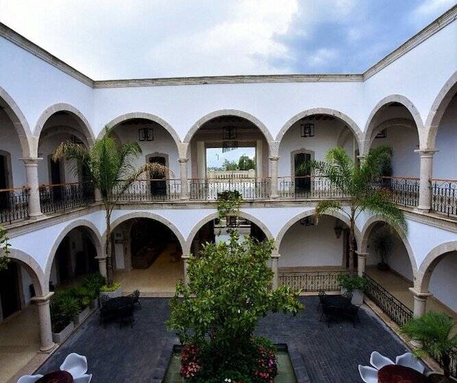 هتل Hacienda Santa Fe