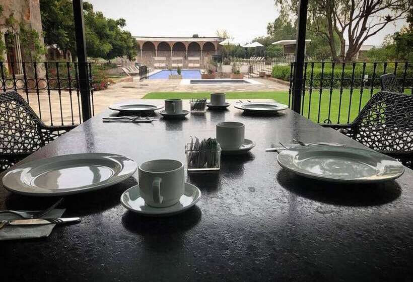 هتل Hacienda Santa Fe