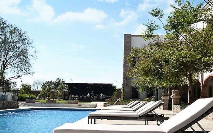 هتل Hacienda Santa Fe