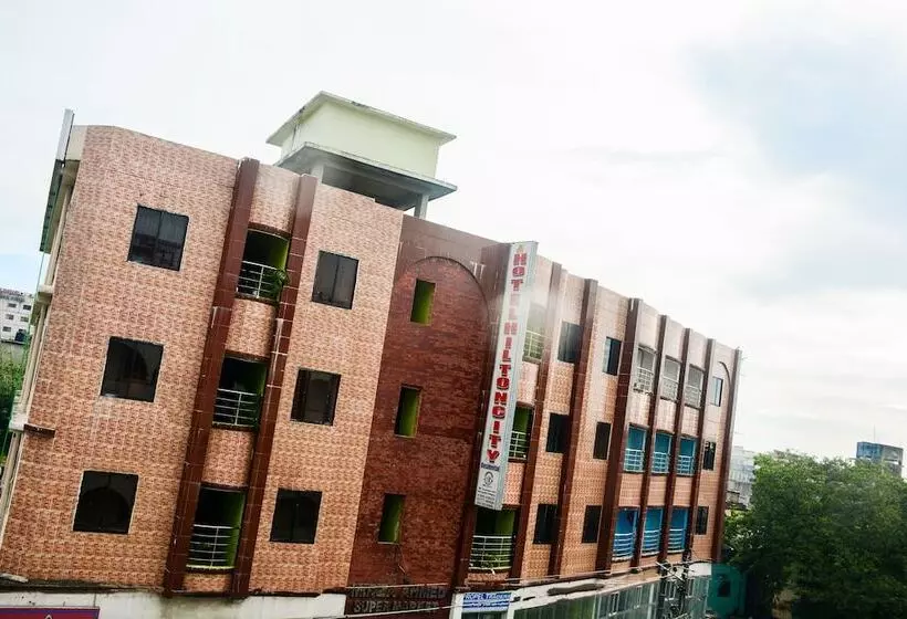 هتل Hilton City Residential