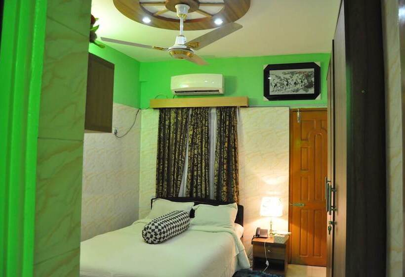 هتل Hilton City Residential