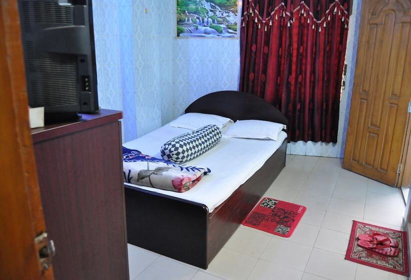 هتل Hilton City Residential