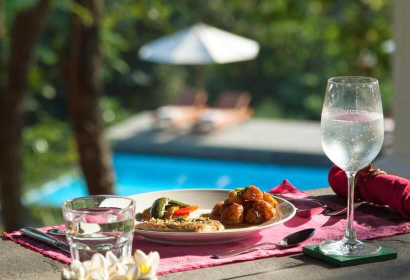 ホテル The Postcard Velha, Goa