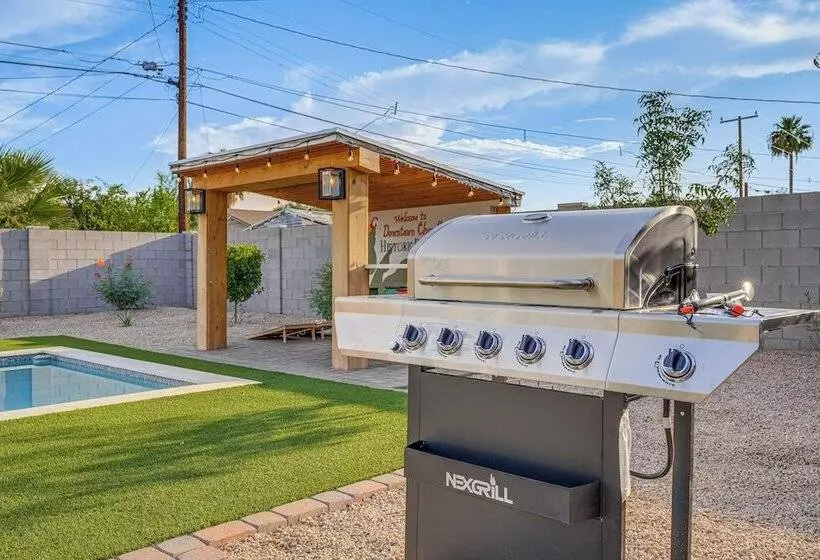 Chandler Home 7 Blocks To Dtwn W/ Backyard Oasis!