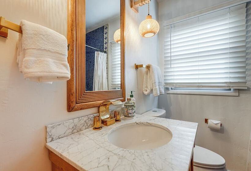 Chandler Home 7 Blocks To Dtwn W/ Backyard Oasis!