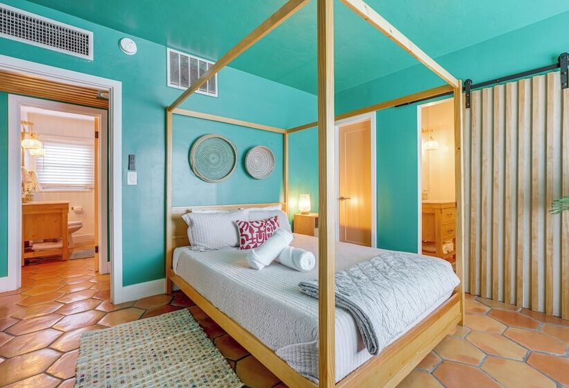 Chandler Home 7 Blocks To Dtwn W/ Backyard Oasis!