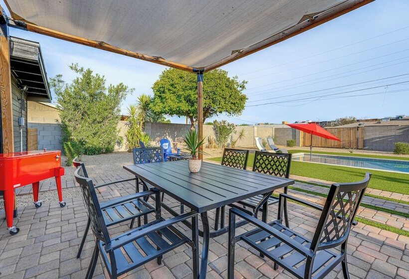 Chandler Home 7 Blocks To Dtwn W/ Backyard Oasis!