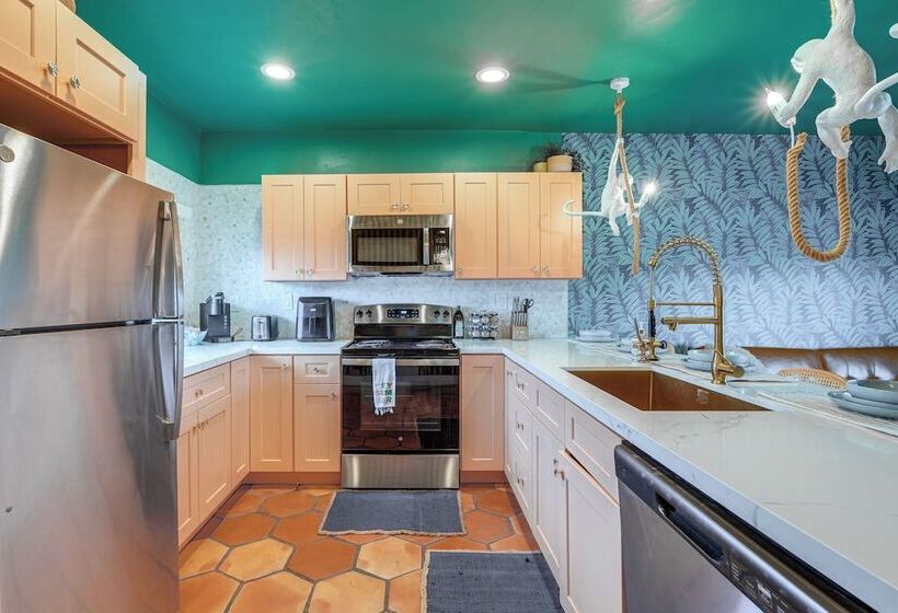 Chandler Home 7 Blocks To Dtwn W/ Backyard Oasis!