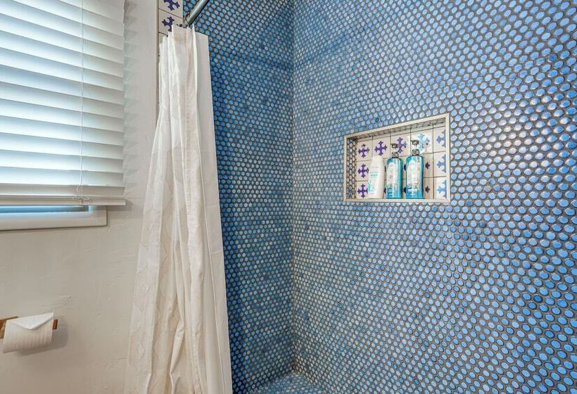 Chandler Home 7 Blocks To Dtwn W/ Backyard Oasis!