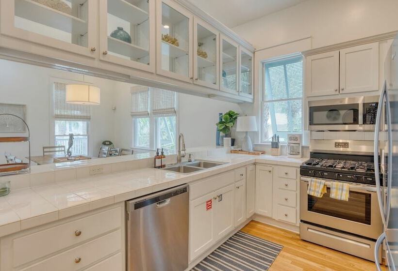 Destin Dream By Avantstay 2 Story Home, Walk To Beach, Hot Tub