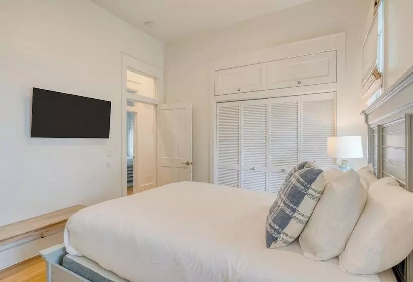 Destin Dream By Avantstay 2 Story Home, Walk To Beach, Hot Tub